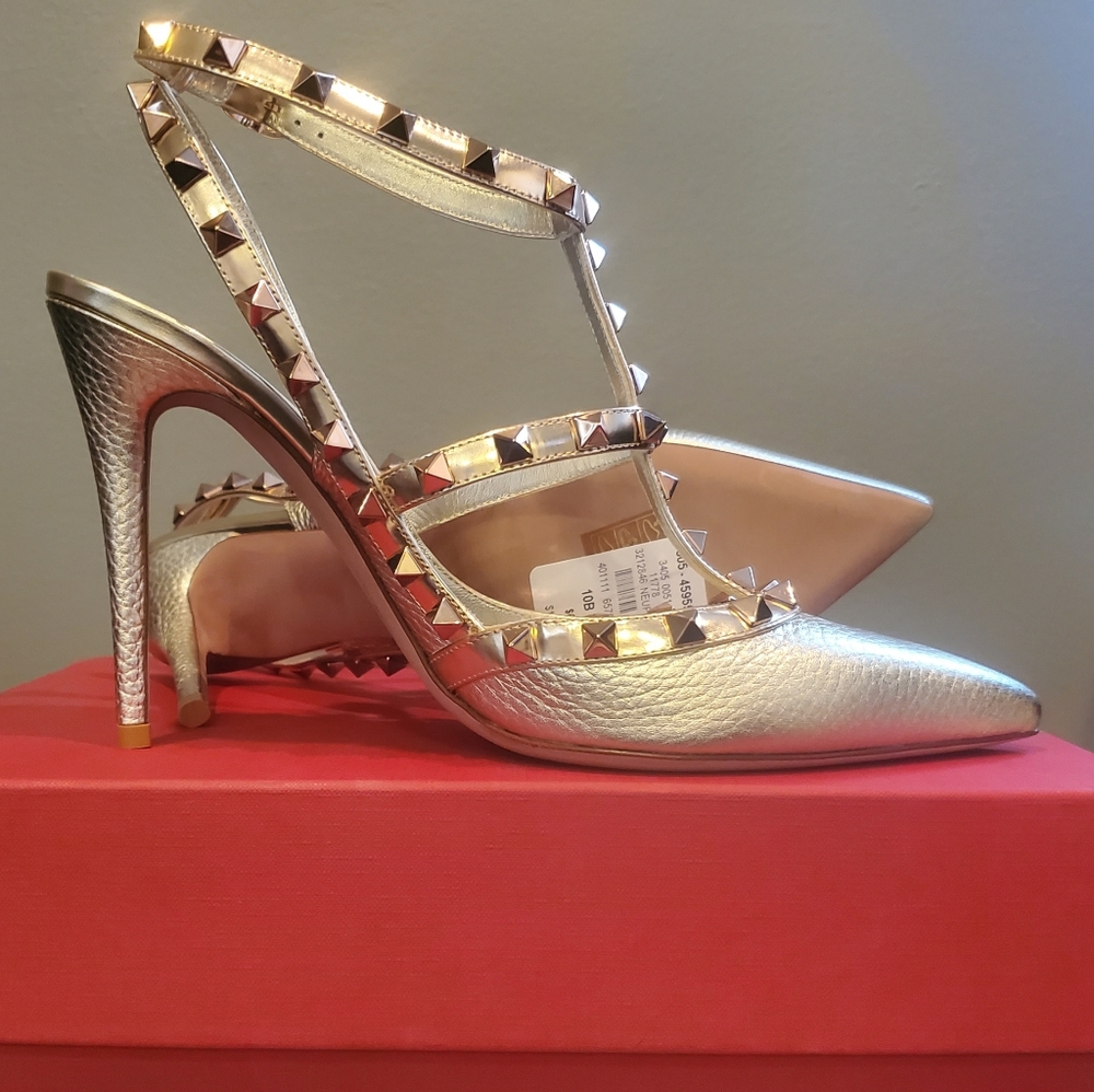 Valentino 100MM Rockstud Pump Size 10B/40EU
